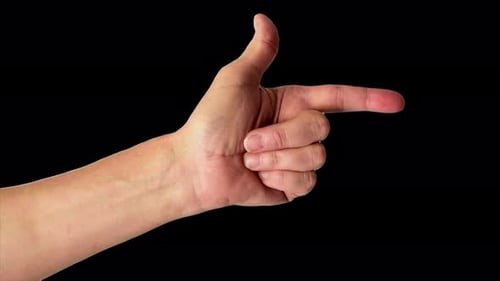 Nahaufnahme einer männlichen Hand, die nach rechts zeigt, vor einem schlichten schwarzen Hintergrund