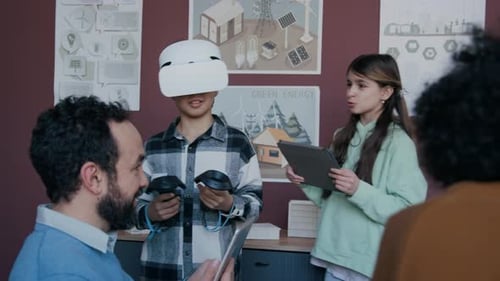 Students Explore Virtual Reality in Modern Classroom Setting
