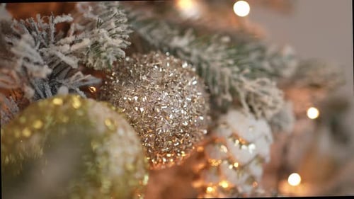 Sparkling Christmas Tree Ornaments with Festive Lights