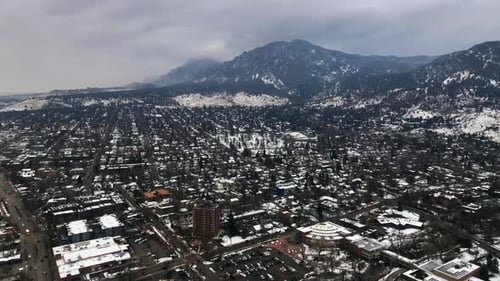 Noël à Boulder, Colorado, Pearl Street Mall, Drone aérien de référence, cinématique, Université de décembre
