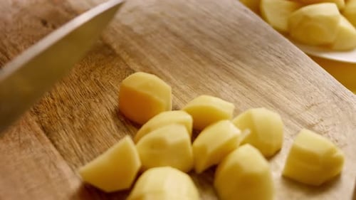 How to Make Creamy Mashed Potatoes with Cheddar