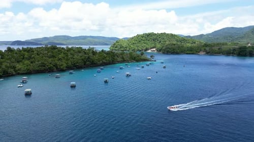 Turismo en la isla Rubiah, Sabang, Indonesia.