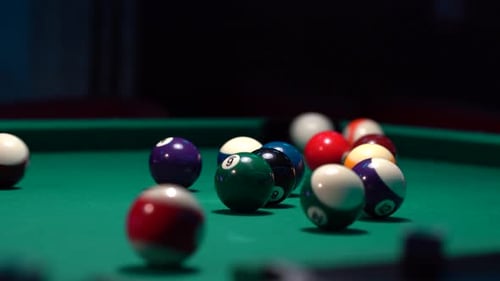 Opening break in pool game