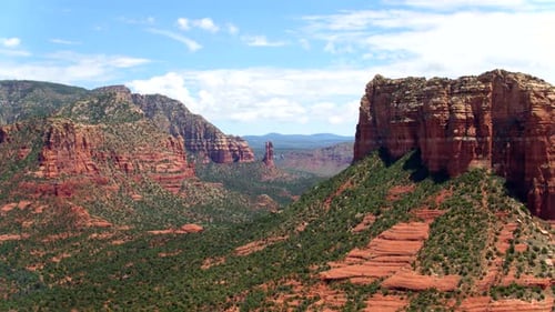Red and Green Cliffs in Sedona Adventure