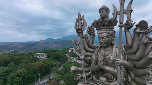 Thousand Hands Guanshiyin Bodhisattva em Taiwan, de perto