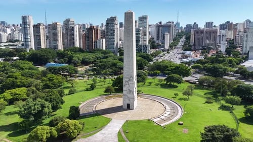 Monument de l'obélisque dans le centre-ville de Sao Paulo au Brésil.