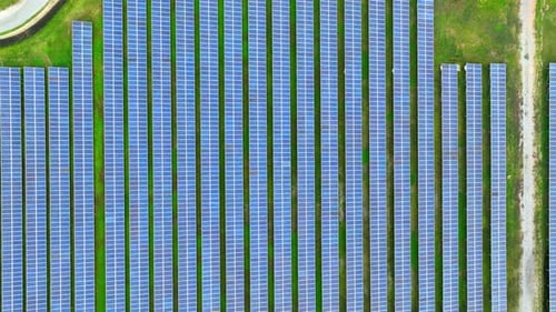 Fazenda solar: vista aérea do drone.