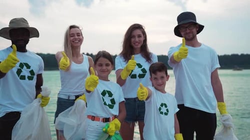 Join Our Community Beach CleanUp to Promote Environmental Awareness and Collective Action