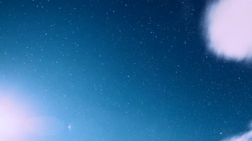 Morgendlicher Zeitraffer, fantastischer Sternenhimmel, Sterne und meteorische Spuren, Sterne rotieren vom Himmelshintergrund
