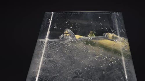 Refreshing Drink with Lemon and Ice