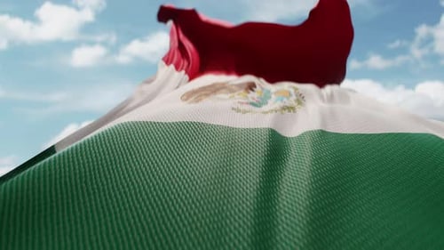 Bandera ondulada de México ondeando en el viento en cámara lenta ondeando el símbolo oficial del equipo de bandera mexicano
