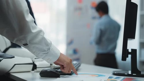 Human and Robot Hands Work Together on Computer