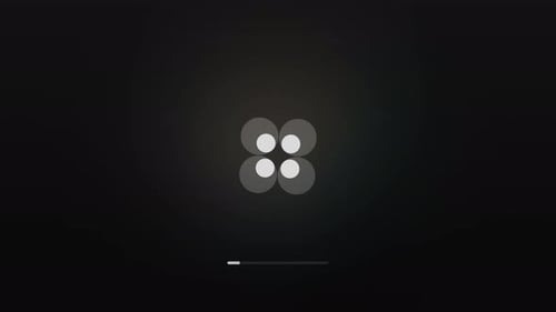 Coleção OS: Interface de uma área de trabalho arredondada de carregamento com quatro círculos giratórios e uma barra de progresso