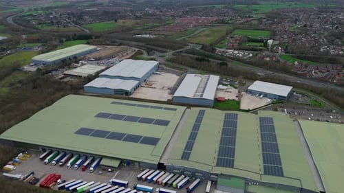 Luftaufnahme von Industriegebäuden, Großbritannien.