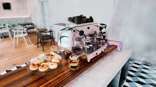 Máquina de café lista para hacer café caliente