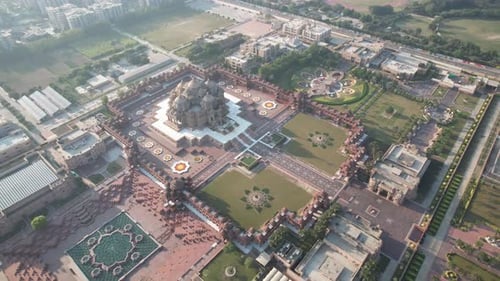 Images aériennes par Drone du temple d'Akshardham à New Delhi, l'un des plus grands complexes de temples hindous d'In
