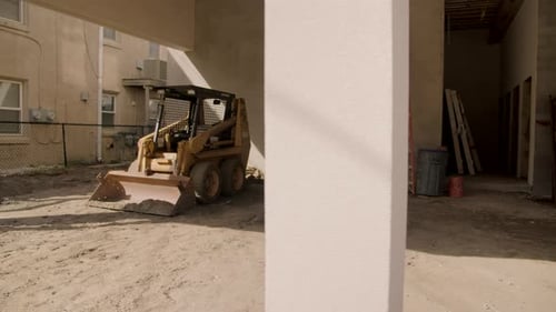 Vehículo de construcción revelado en la construcción de nuevas viviendas con equipo