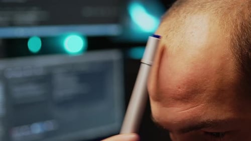 Umfangreiches Brainstorming von Ideen für Programmierer zur Erstellung einer Benutzeroberfläche