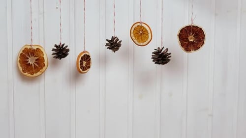 Simple Elegant DIY Christmas Decorations in Scandinavian Style Minimal Christmas Natural Garland