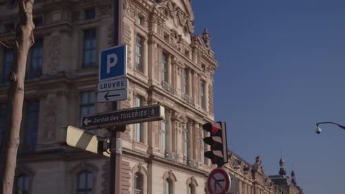 Señal de tráfico del Jardin des Tuileries en París, Francia. - amplio