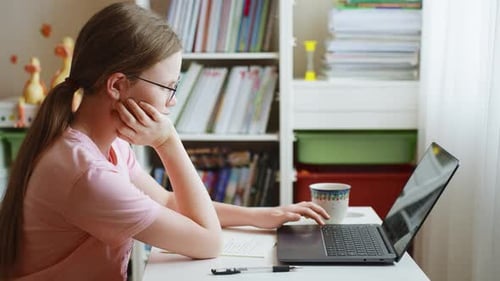 Teenage Schoolgirl Was Tired of Studying Online