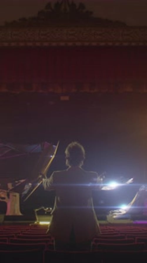 The Director in the Theater Uses Augmented Reality Technology