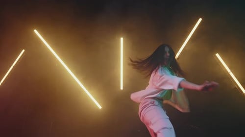 Danseurs exécutant une danse hip hop moderne