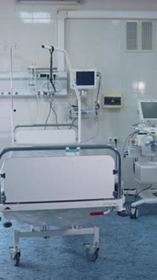 Empty intensive care room. Modern hospital room with bed and medical equipment