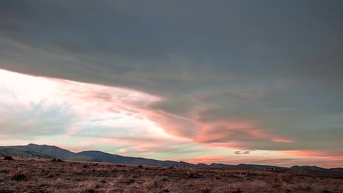 Time lapse o sunset and lenticular clouds in Boulder, Colorado