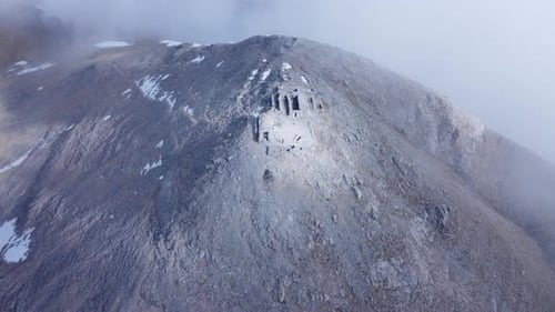 Découvrez la beauté des montagnes grecques vues d'en haut | Le sommet du mont Taygetos dans le Péloponnèse | A Visu