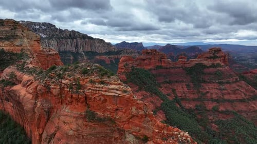 Luftaufnahme von Felsformationen in der Canyonlandschaft, Vereinigte Staaten.