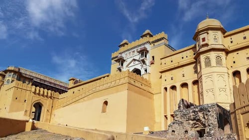 Amer fort time lapse on a sunny day. Jaipur, Rajastan, India.