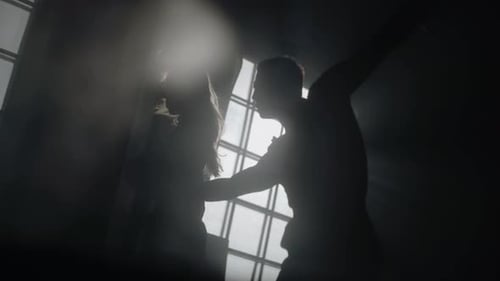 Silhouetten eines Paares