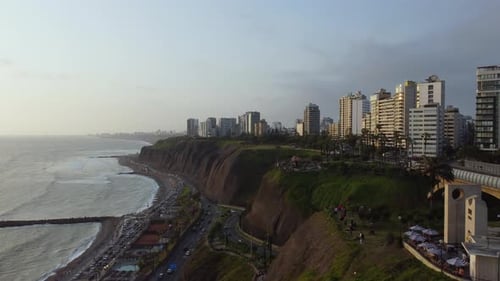 Imágenes de Zumbido de la costa de Lima, Perú, desde Miraflores