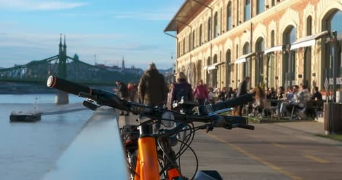 Travelers Weekend Time on Danube