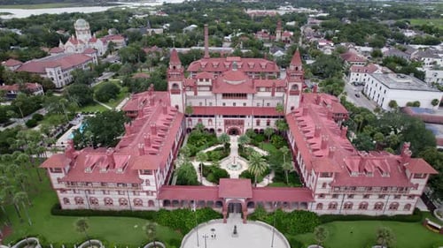 Prise de vue par Drone de la ville historique de Saint-Augustin, sur le terrain du Flagler College. Précédemment Ponce