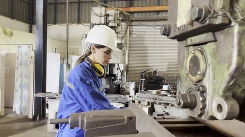 Lathe Metalwork Industry Worker