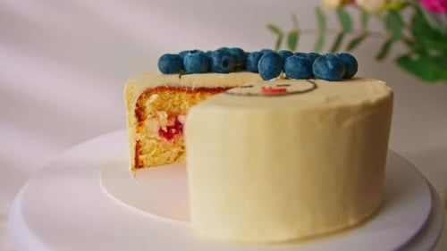 Mouth Watering Cake Cut in Half