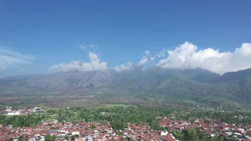 Mount Guntur in der Regentschaft Garut, West-Java