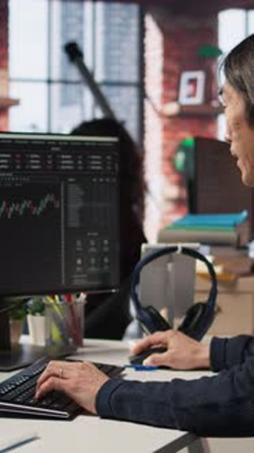 Vertical Video Stressed Venture Business Management Seeing Stock Valuation Drop
