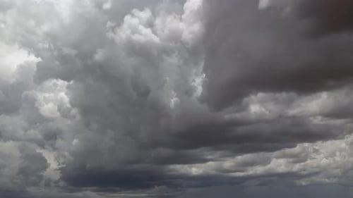 Fondo de lapso de tiempo de nubes de tormenta monzónica