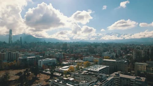 Cordillera de los Andes en Santiago con hermosa vista hacia la capital de Chile