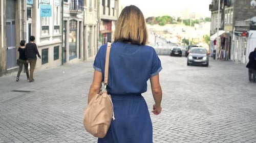 Sexy, Young Woman Walking in City, Super 120