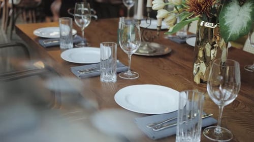 Elegant Table Setting with Floral Centerpiece