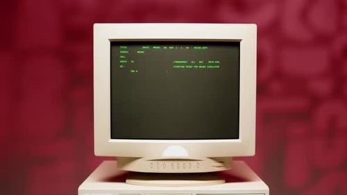 Retro-PC mit Ladecode Konsolen-Programmierer Skripte erstellen Grüner Basisbildschirm Altes Computerstudio