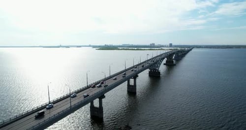 Vue aérienne de la circulation sur le pont
