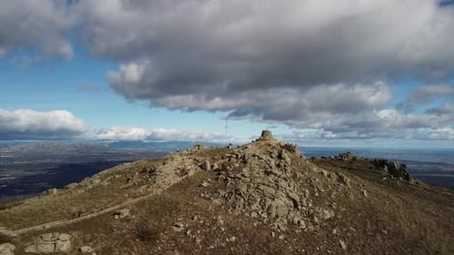 Belvédère du sommet de la colline