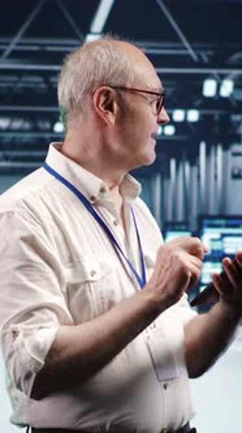 Vertical Worker Does Server Hub Management