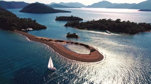 Excursion Boats on the Island