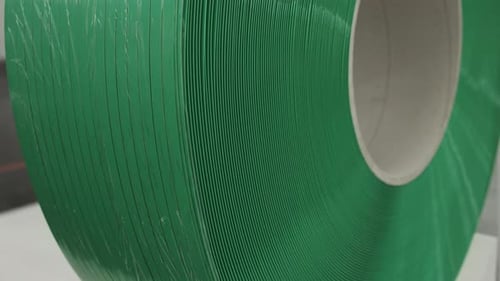 Rouleau de cerclage en polyester PET vert Macro avec couches de bandes texturées